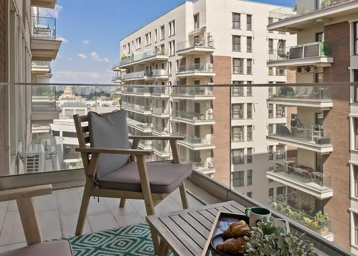 Greenplace Apartment *