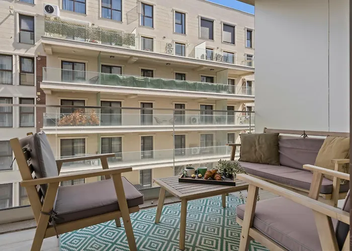 Greenplace Apartment *